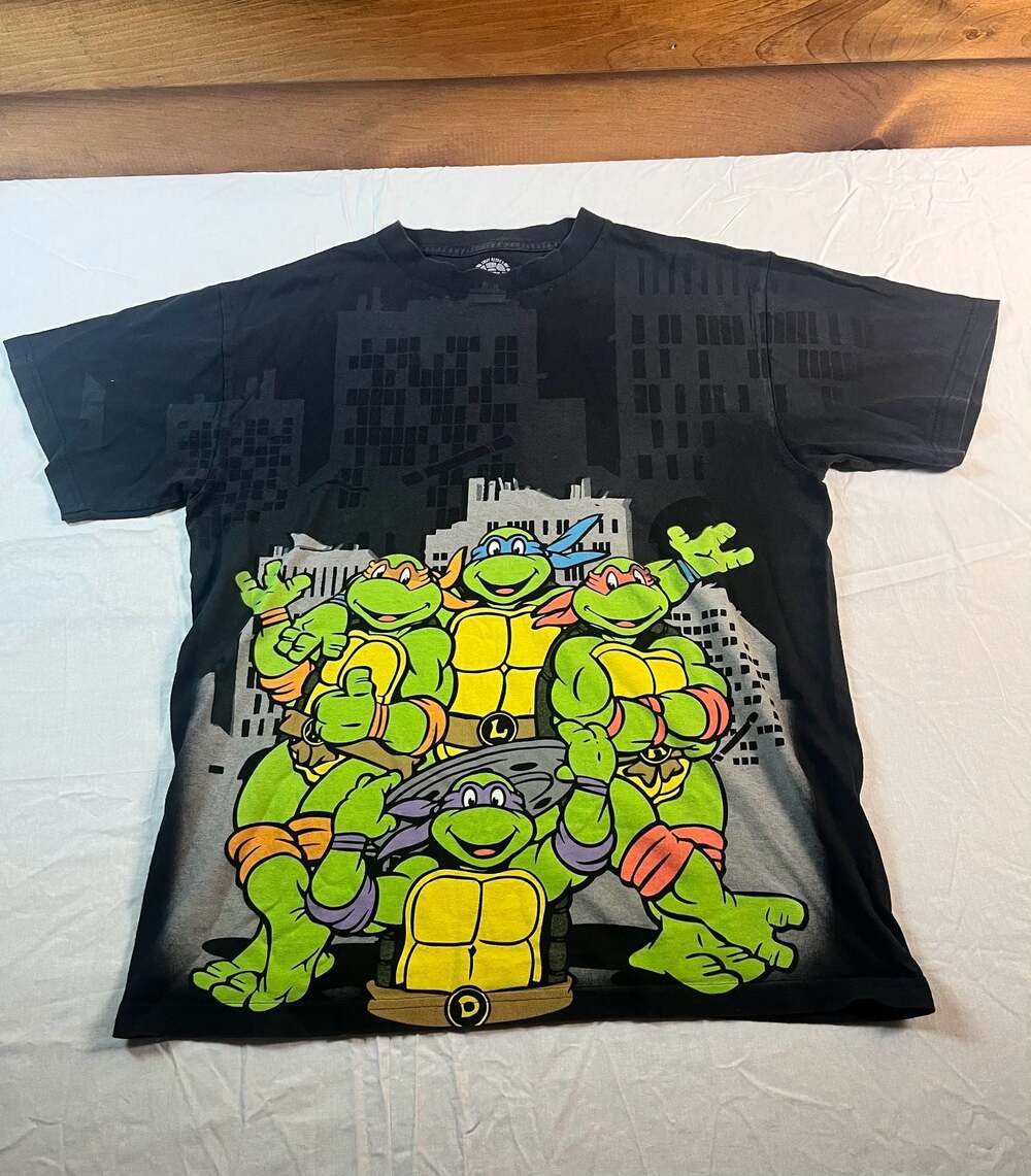 2010 Teenage Mutant Ninja Turtles Authentic Graphic T-Shirt Cityscape Print M